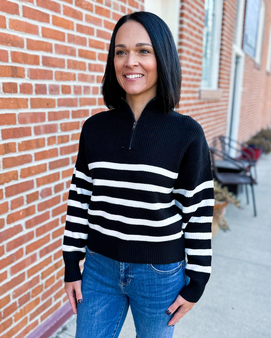 Reece Pullover in black and white