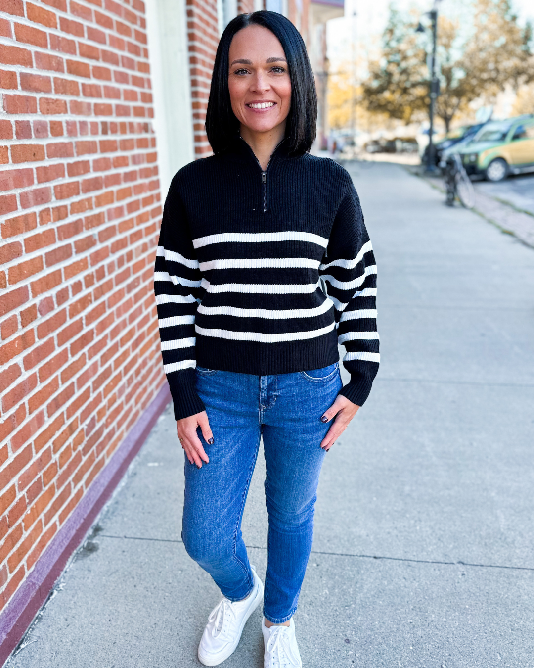 Reece Pullover in black and white