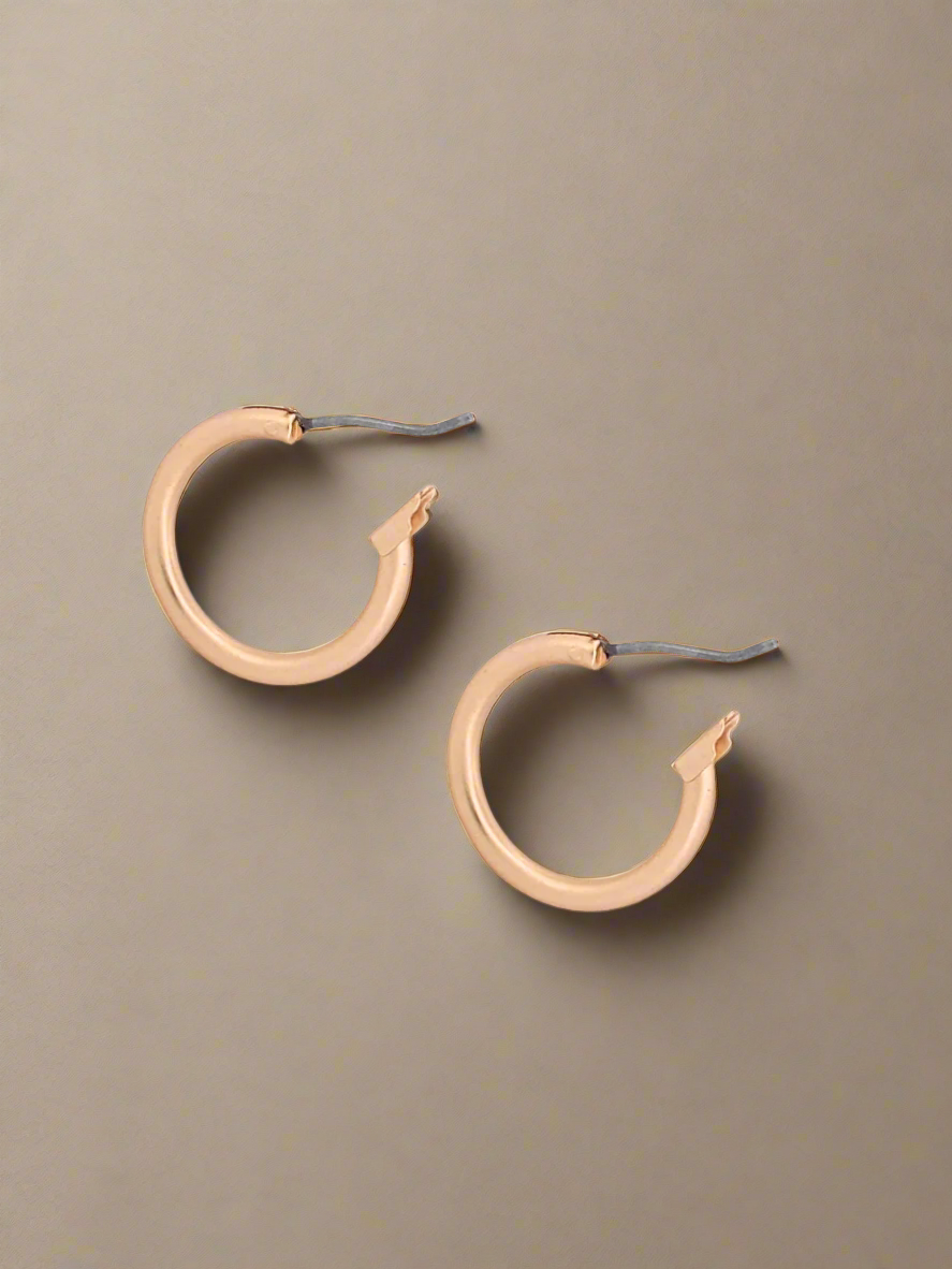 Classic Everyday Medium Latch Huggie Earrings: MATTE SILVER