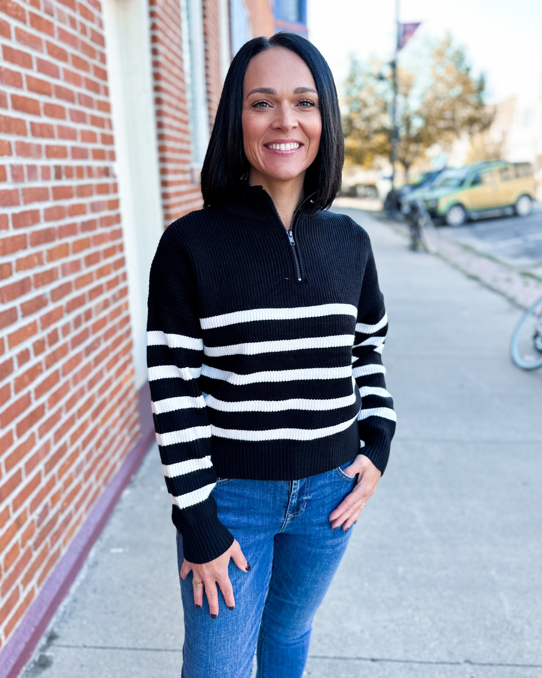 Reece Pullover in black and white