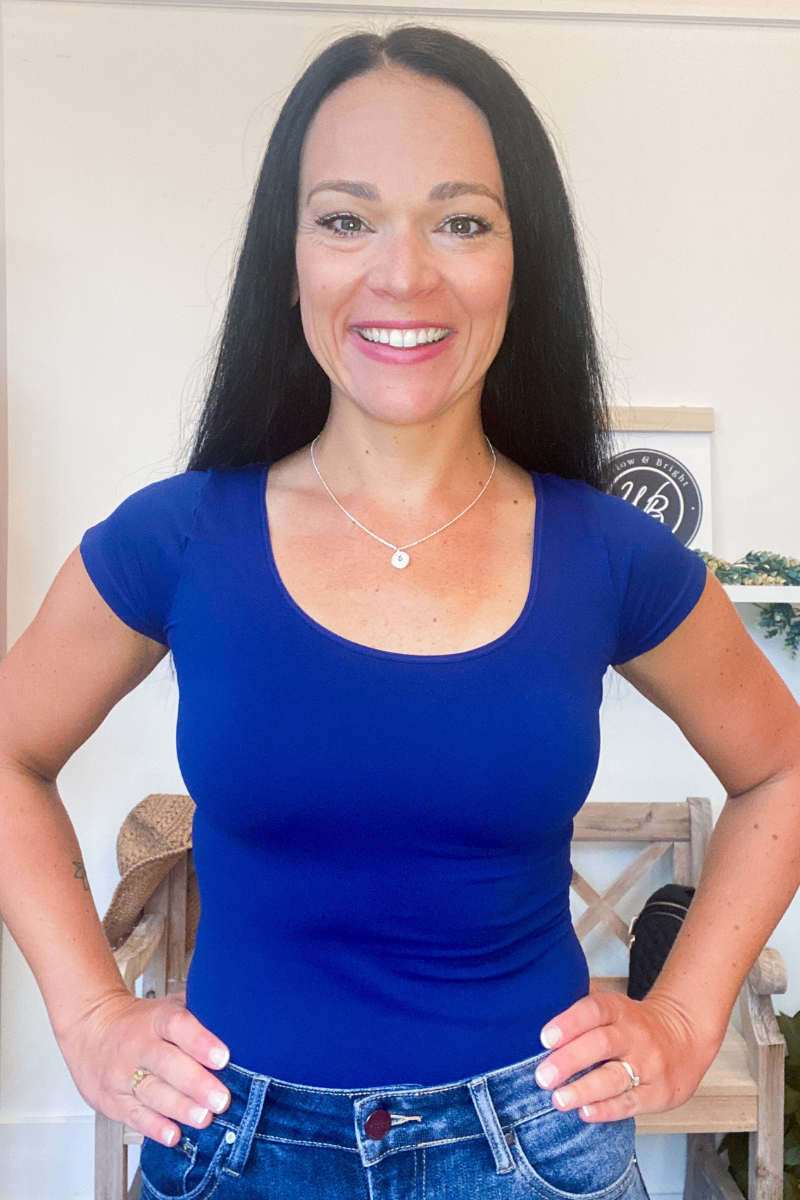 Ava Cap Sleeve Scop Neck Top in Navy