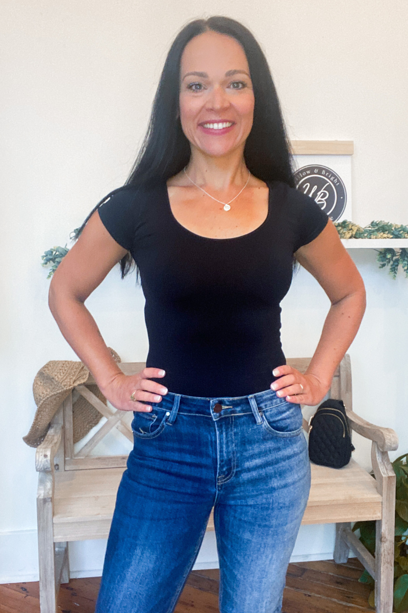 Ava Cap Sleeve Scoop Neck Top in Black