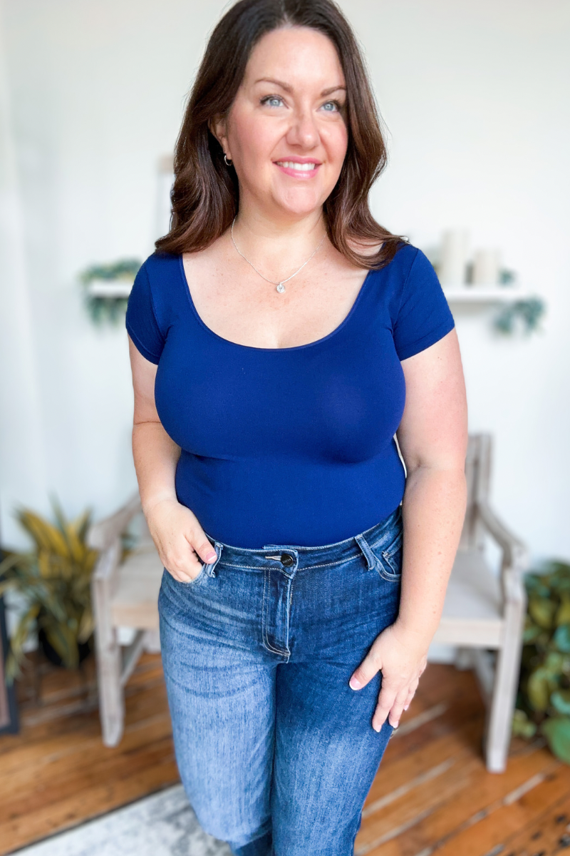 Ava Cap Sleeve Scop Neck Top in Navy