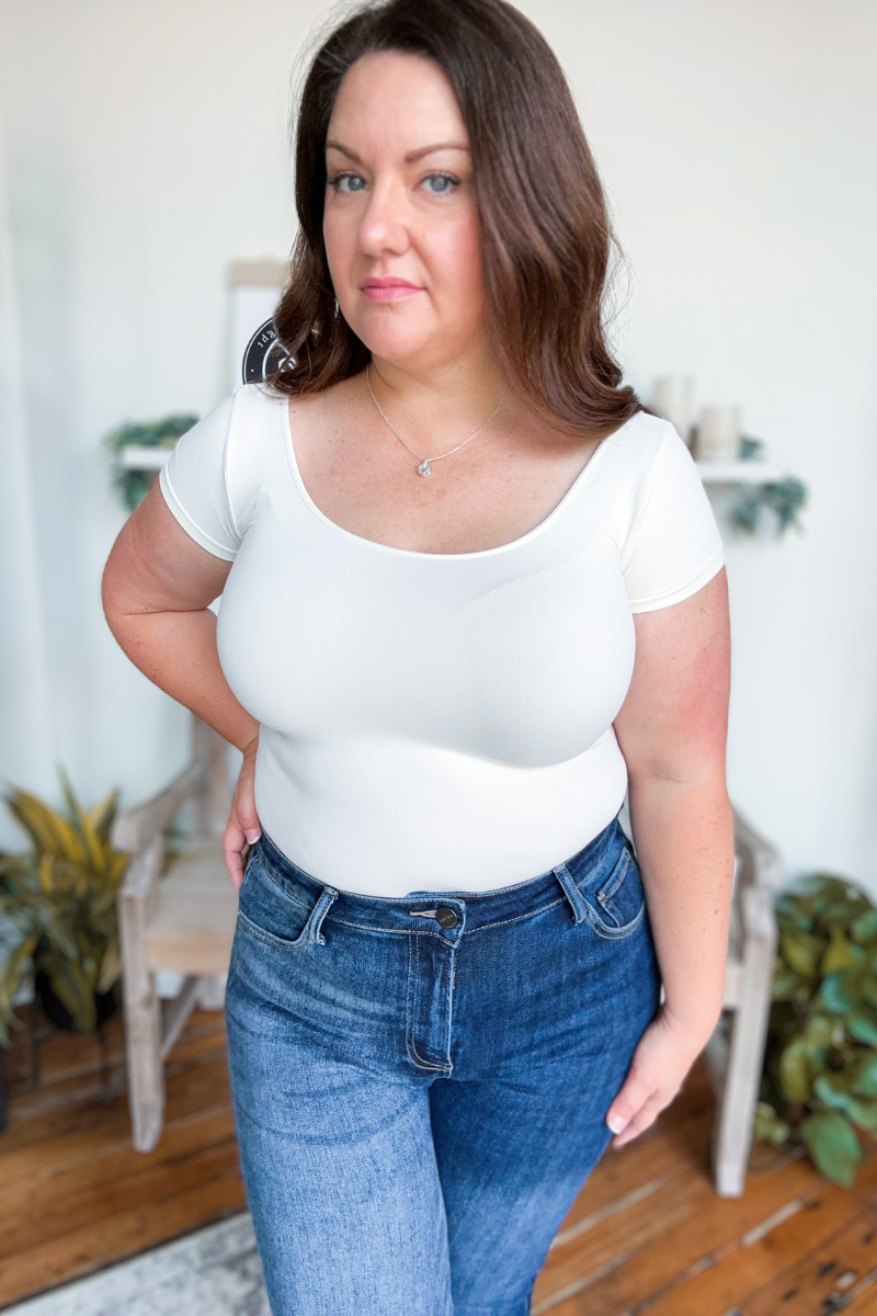 Ava Cap Sleeve Scoop Neck Top in Ivory