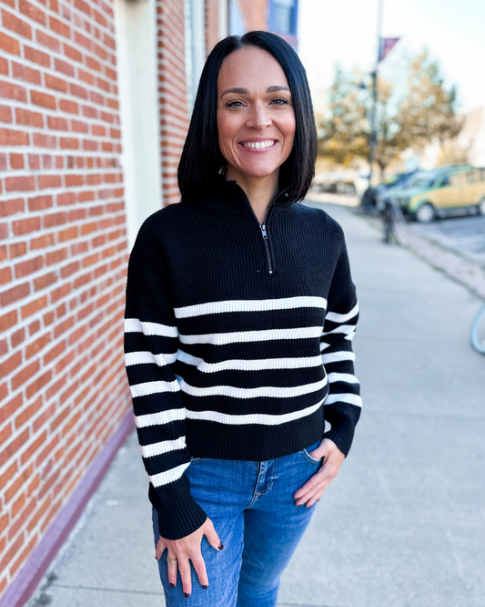 Reece Pullover in black and white