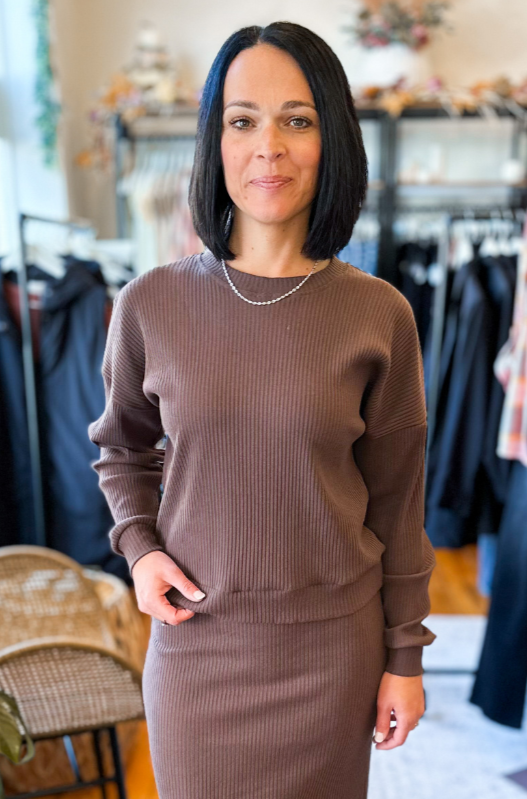 The Alessia Oversized Ribbed Sweater in Chocolate Brown