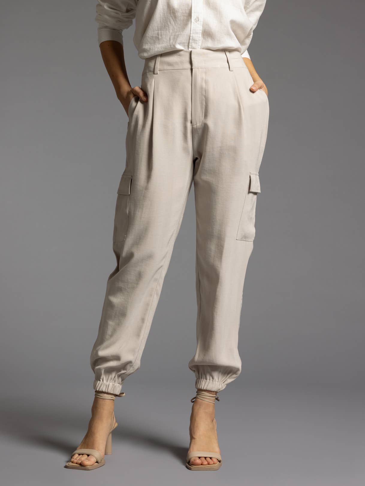 Lea Pants in Soft Gray