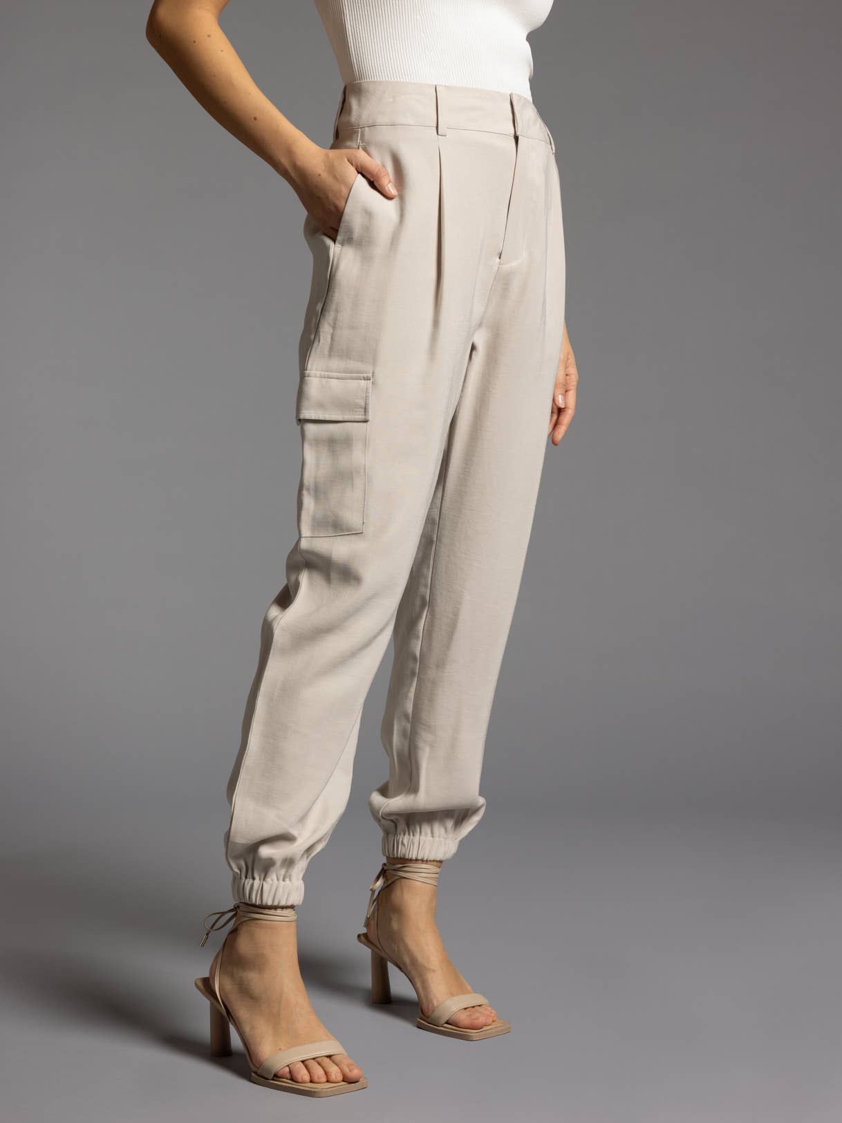 Lea Pants in Soft Gray