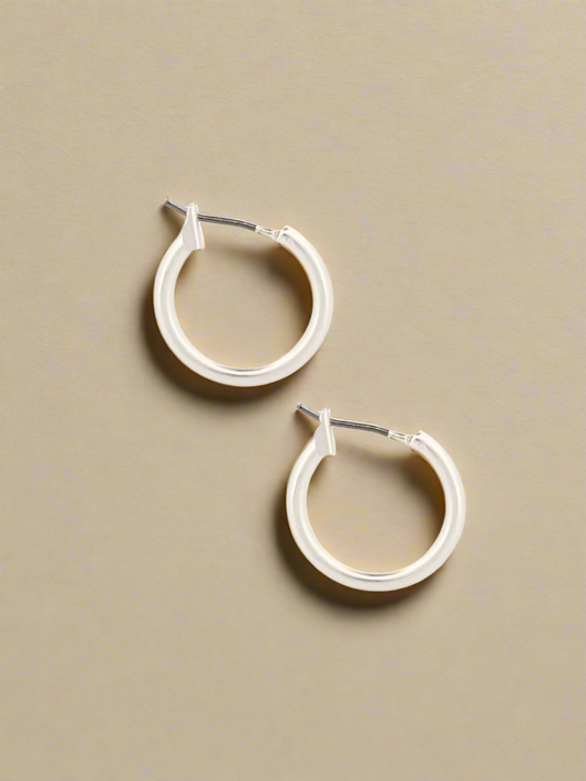 Classic Everyday Medium Latch Huggie Earrings: MATTE SILVER